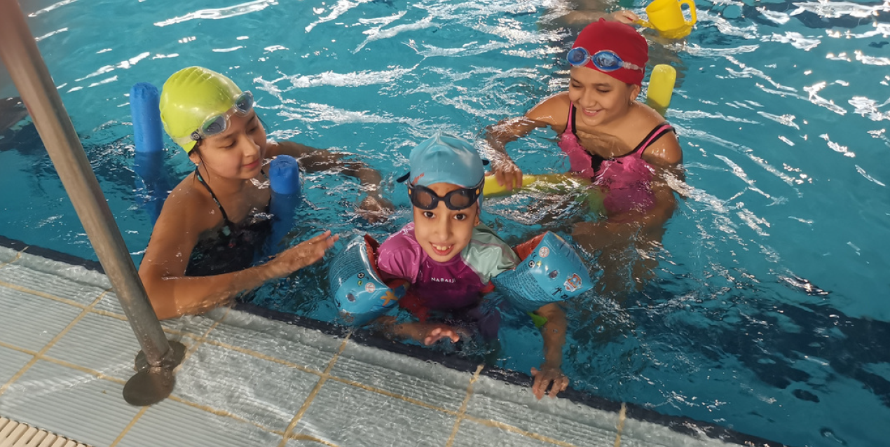 “Inclusión inversa en la piscina” en el Colegio Juan Bautista Irurzun de Peralta