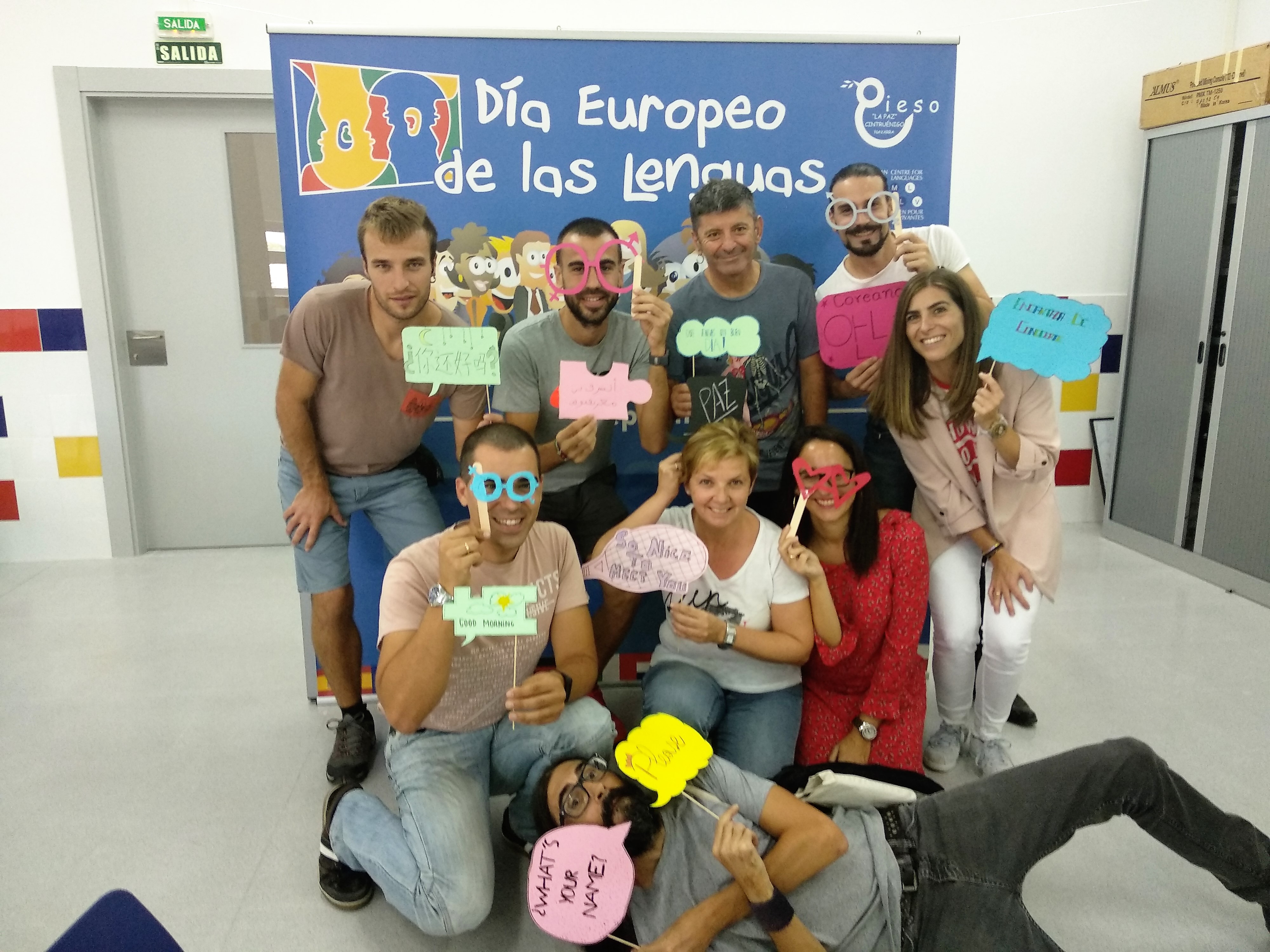 Cintruenigoko La Paz institututan photocalla jarri dute Hizkuntzen Europako Eguna ospatzeko