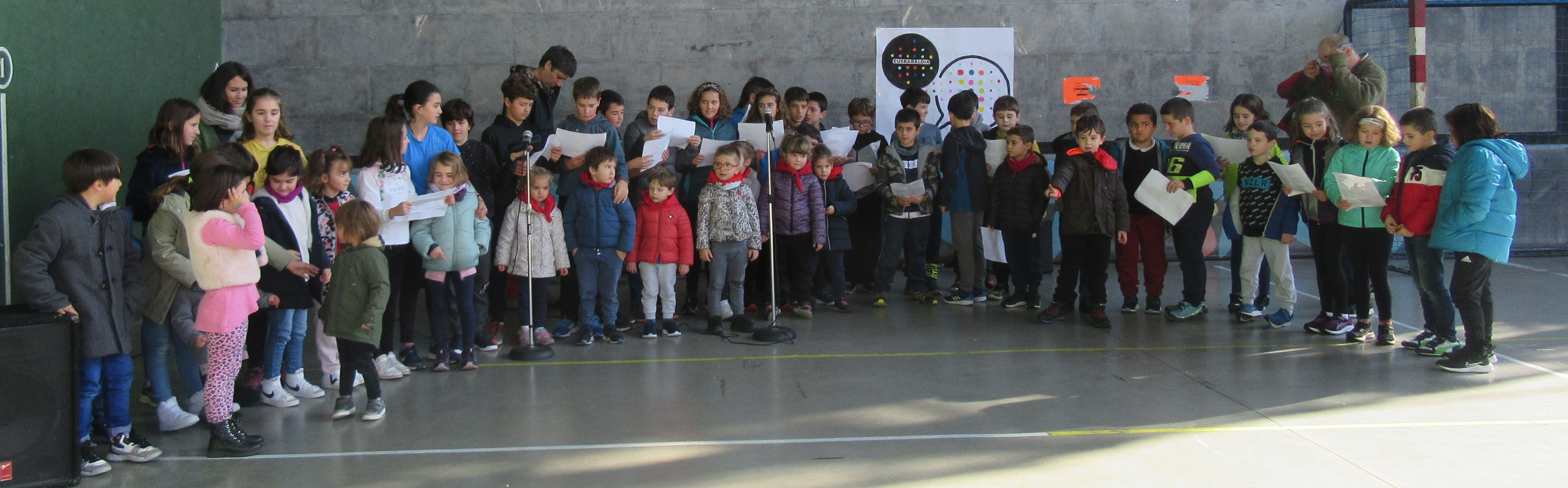 Día del Euskera en la escuela rural de Igantzi