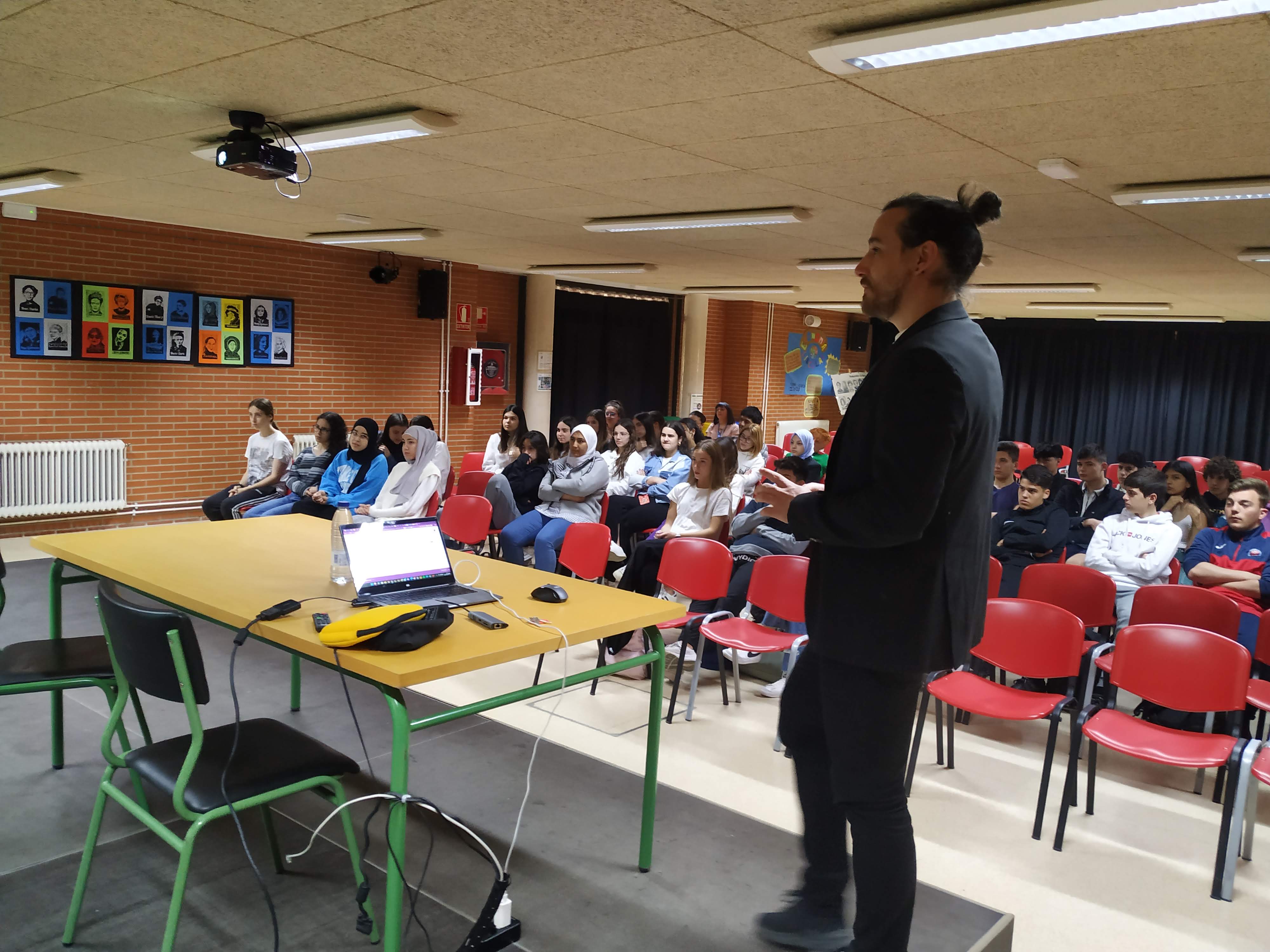 Ponencias de ex-alumnos en torno al XX Aniversario del El IES Valle del Ebro