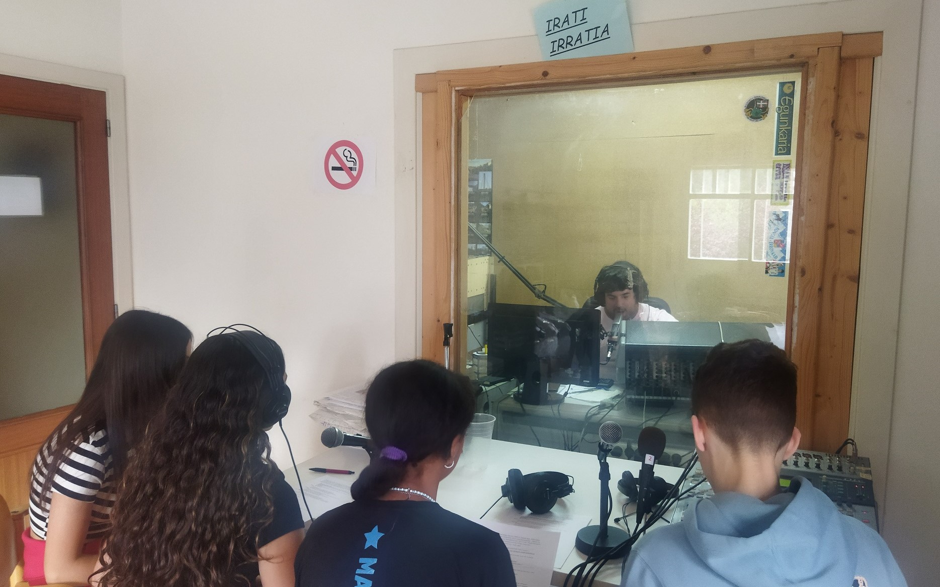 El alumnado de Garralda emite un programa de radio