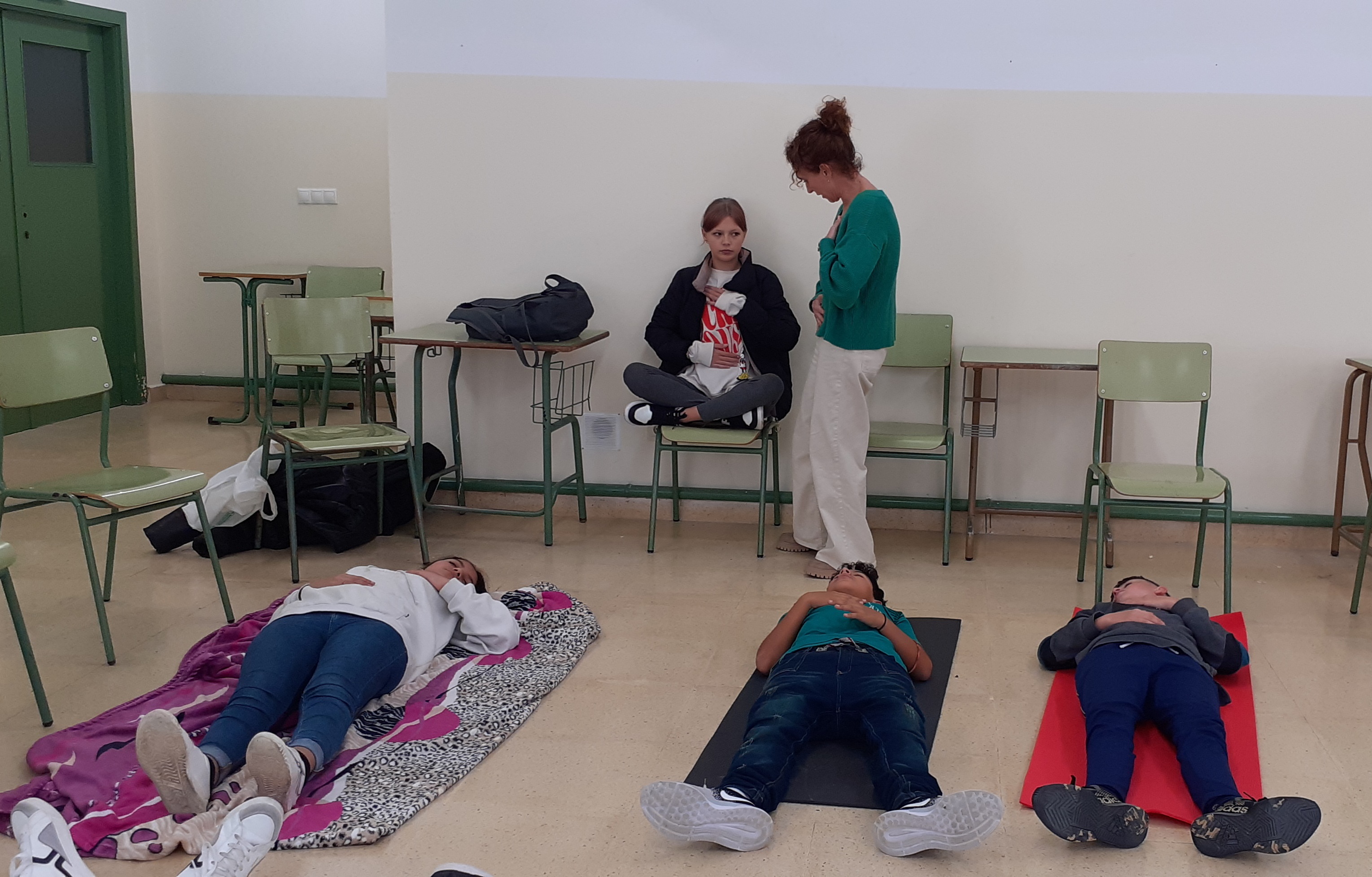 Taller de relajación en el IES Alhama de Corella