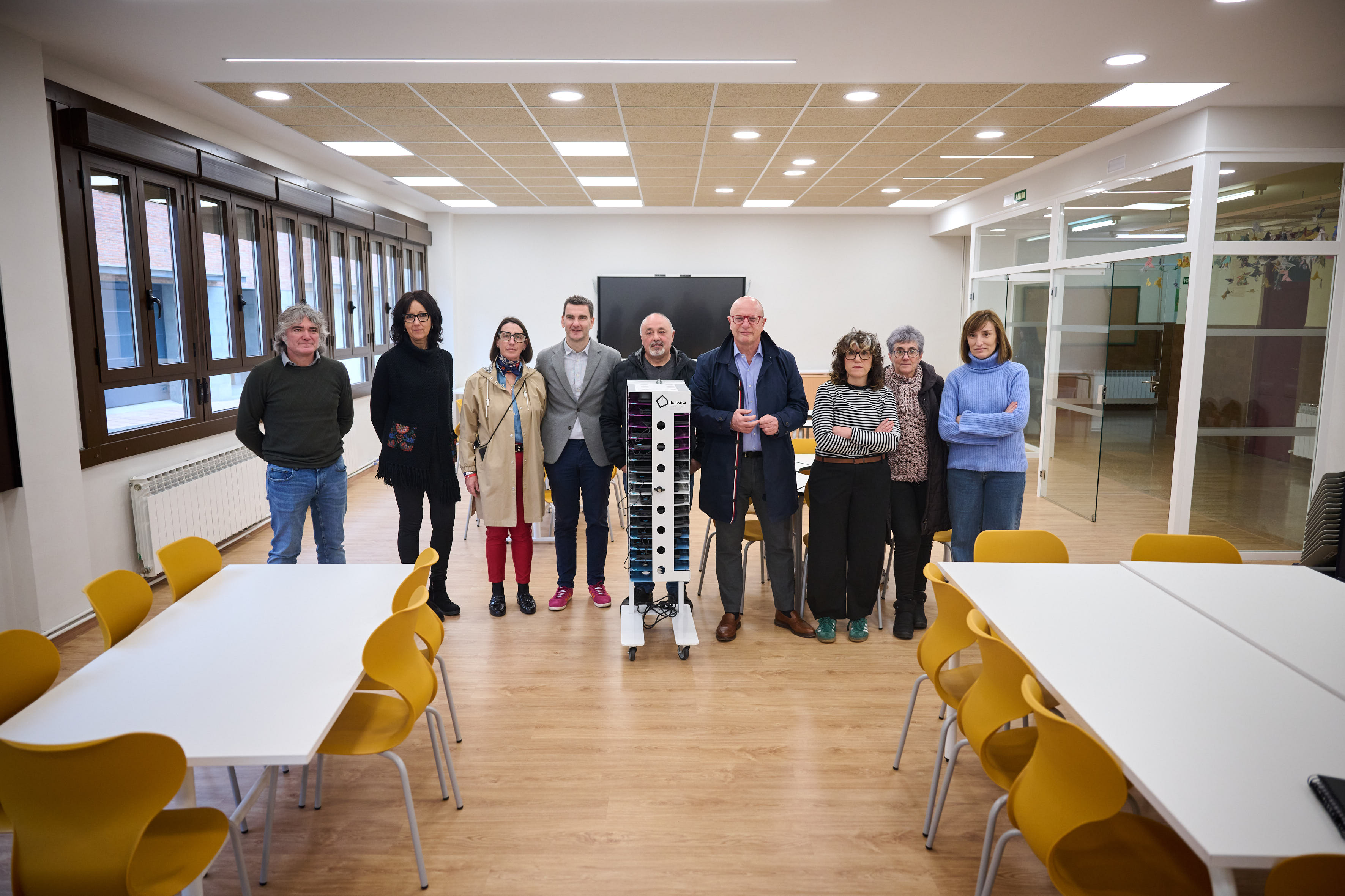 El consejero de Educación visita el colegio público de Andosilla para comprobar la aportación de las aulas ikasNOVA al objetivo de la inclusión