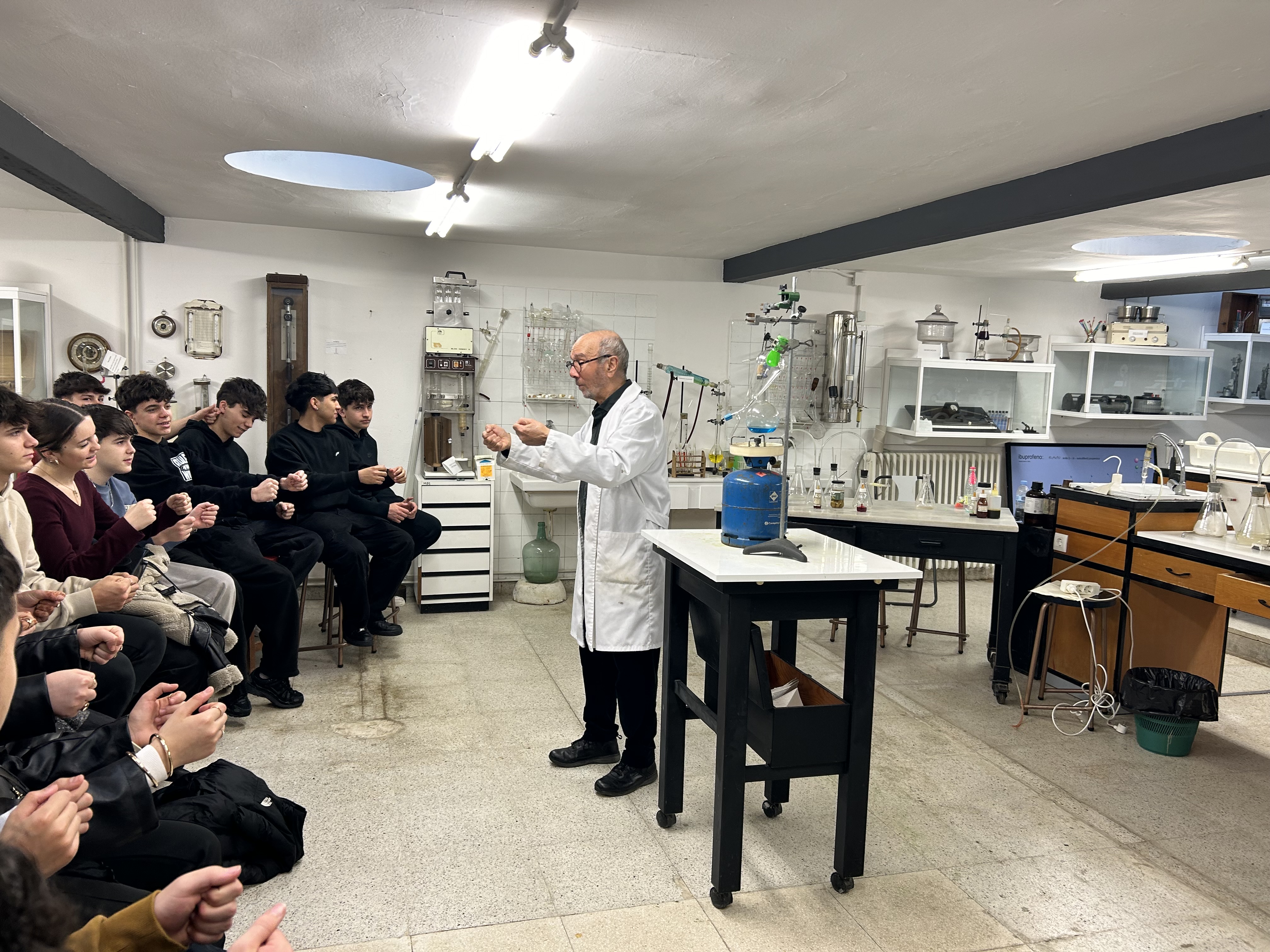 Alumnado del IES Alhama de Corella visita el Museo de Física y Química