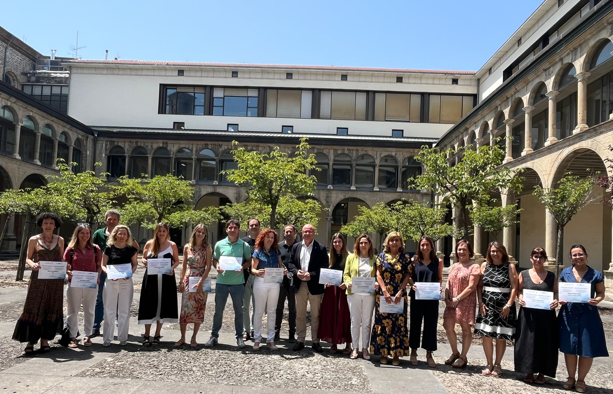 Educación entrega los primeros diplomas de tutorías de FP Dual de Navarra