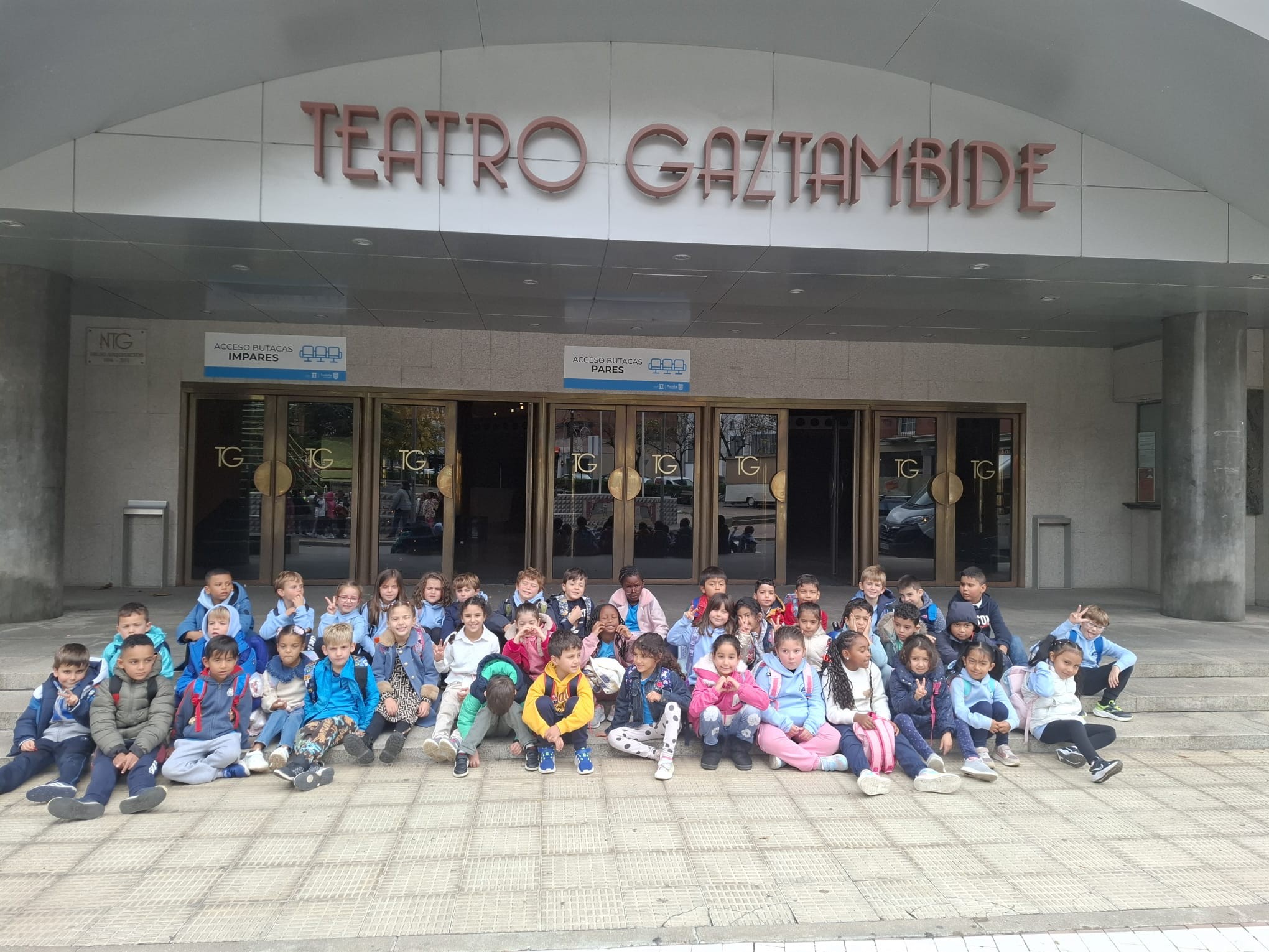 Alumnado del Colegio Público Monte de San Julián de Tudela acude al teatro