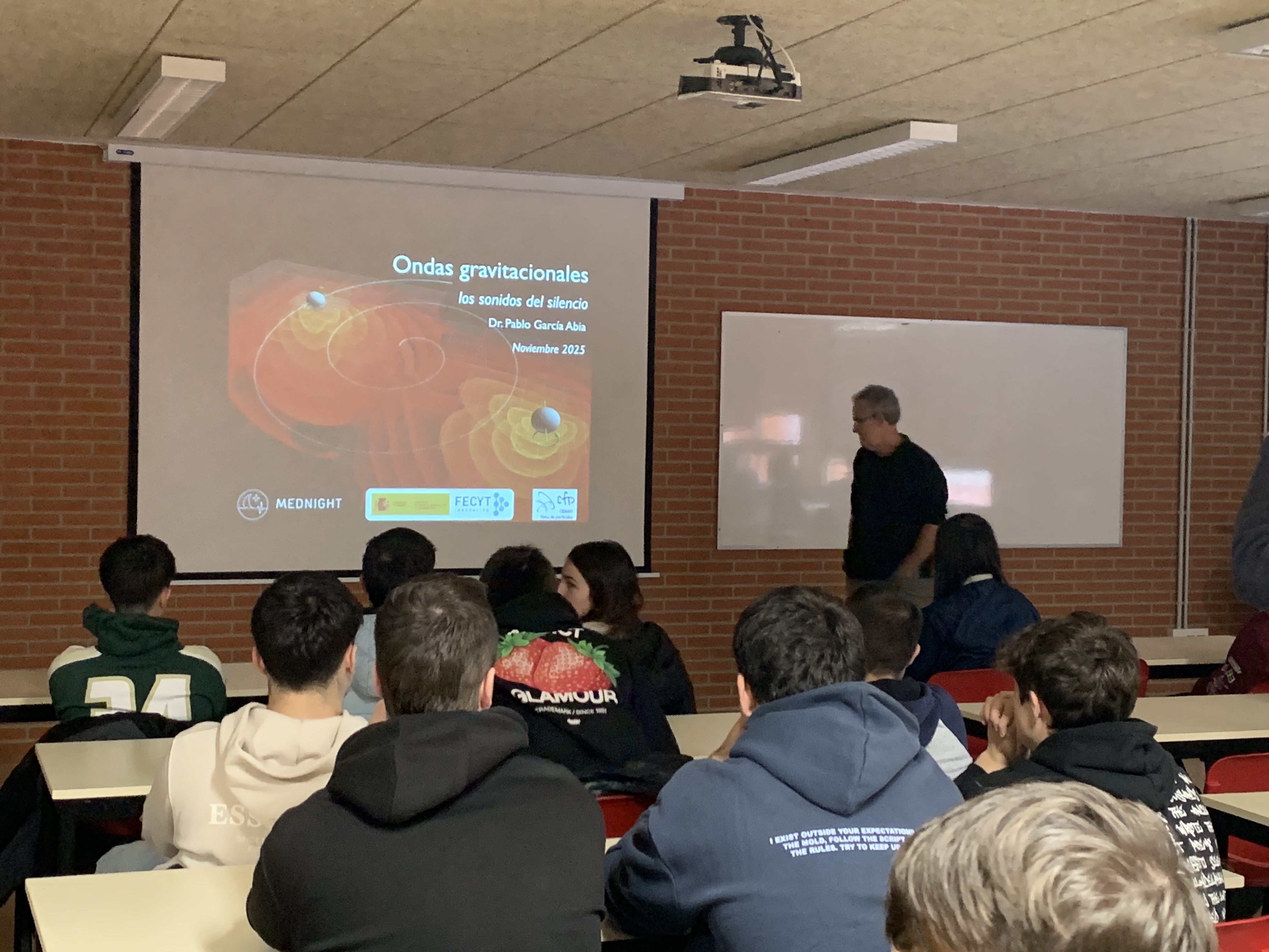 Charla sobre física del universo en el IES Valle del Ebro