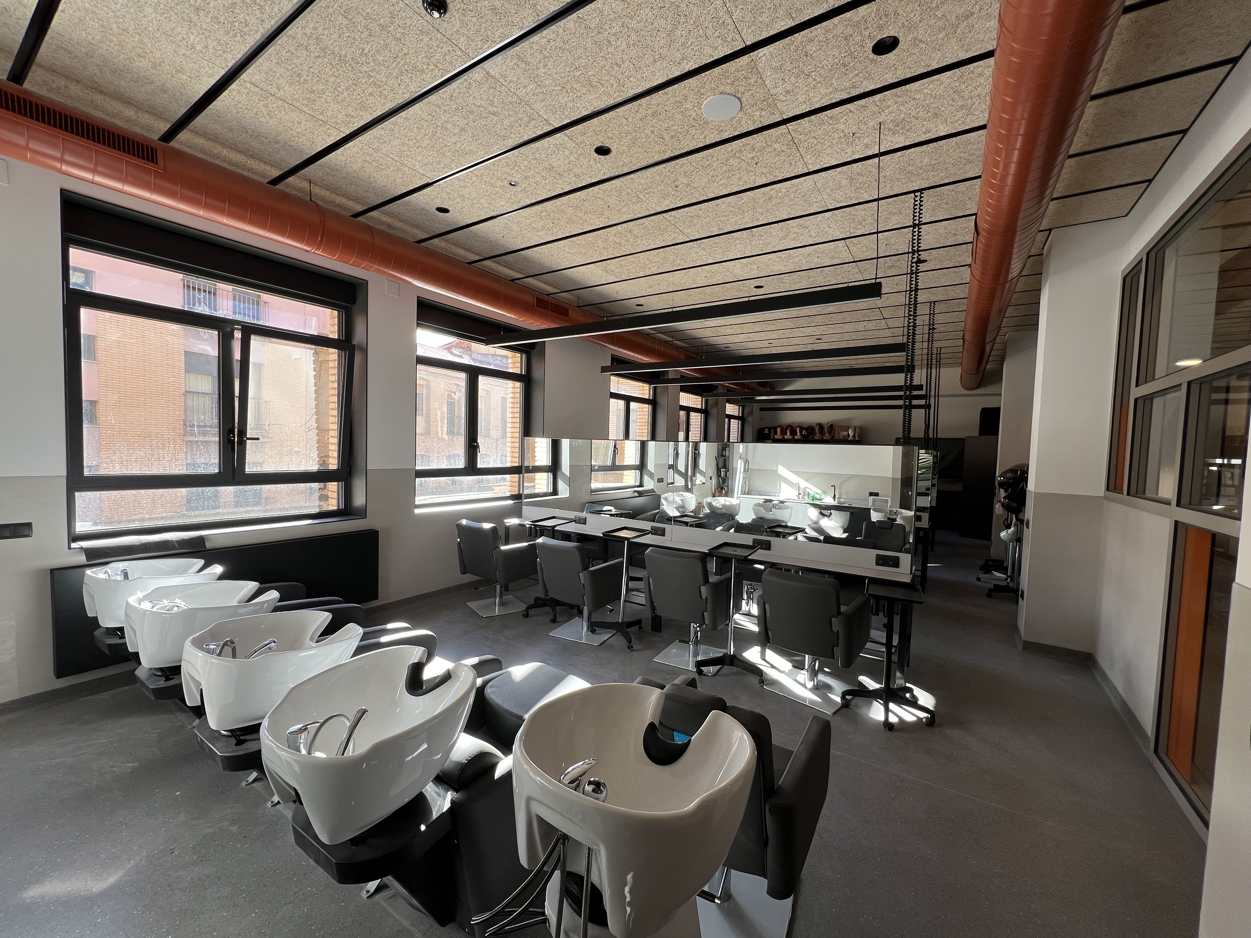 El alumnado de los ciclos de cuidado personal de ETI San Juan de Tudela ‘estrena’ hoy lunes las nuevas instalaciones docentes