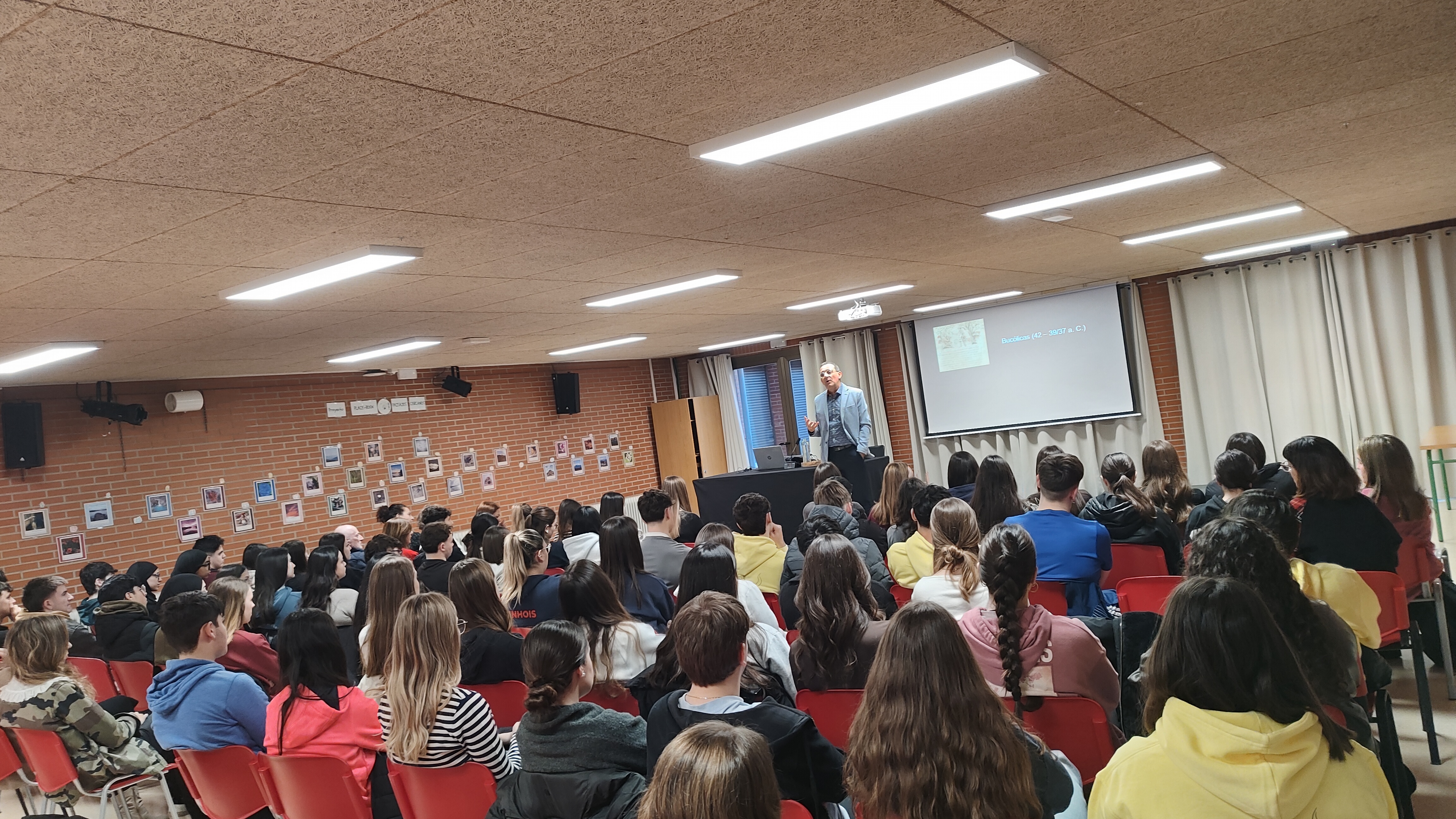 Javier Velaza, la conciencia de un humanista en el IES Valle del Ebro