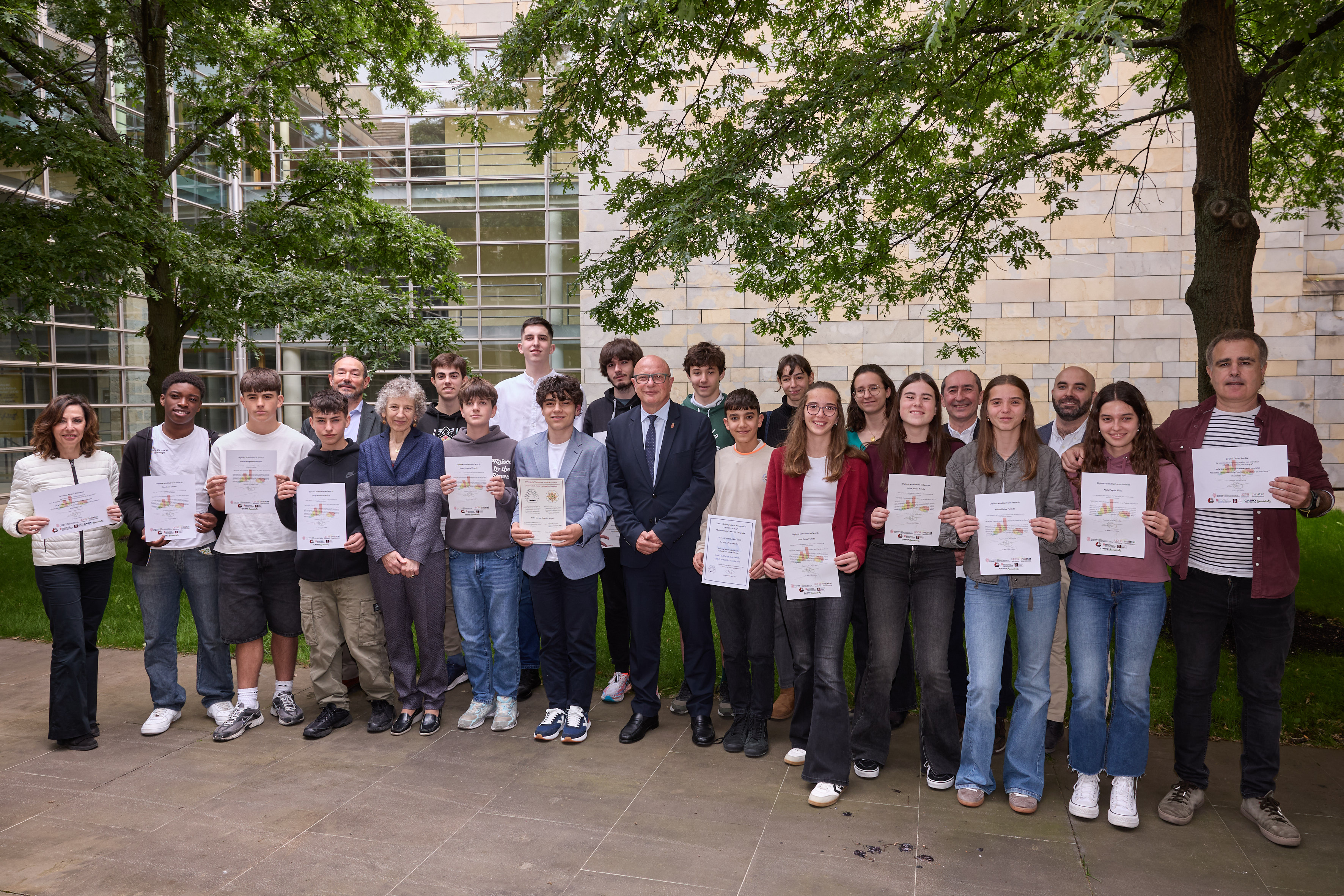17 estudiantes navarros reciben el reconocimiento a su talento matemático