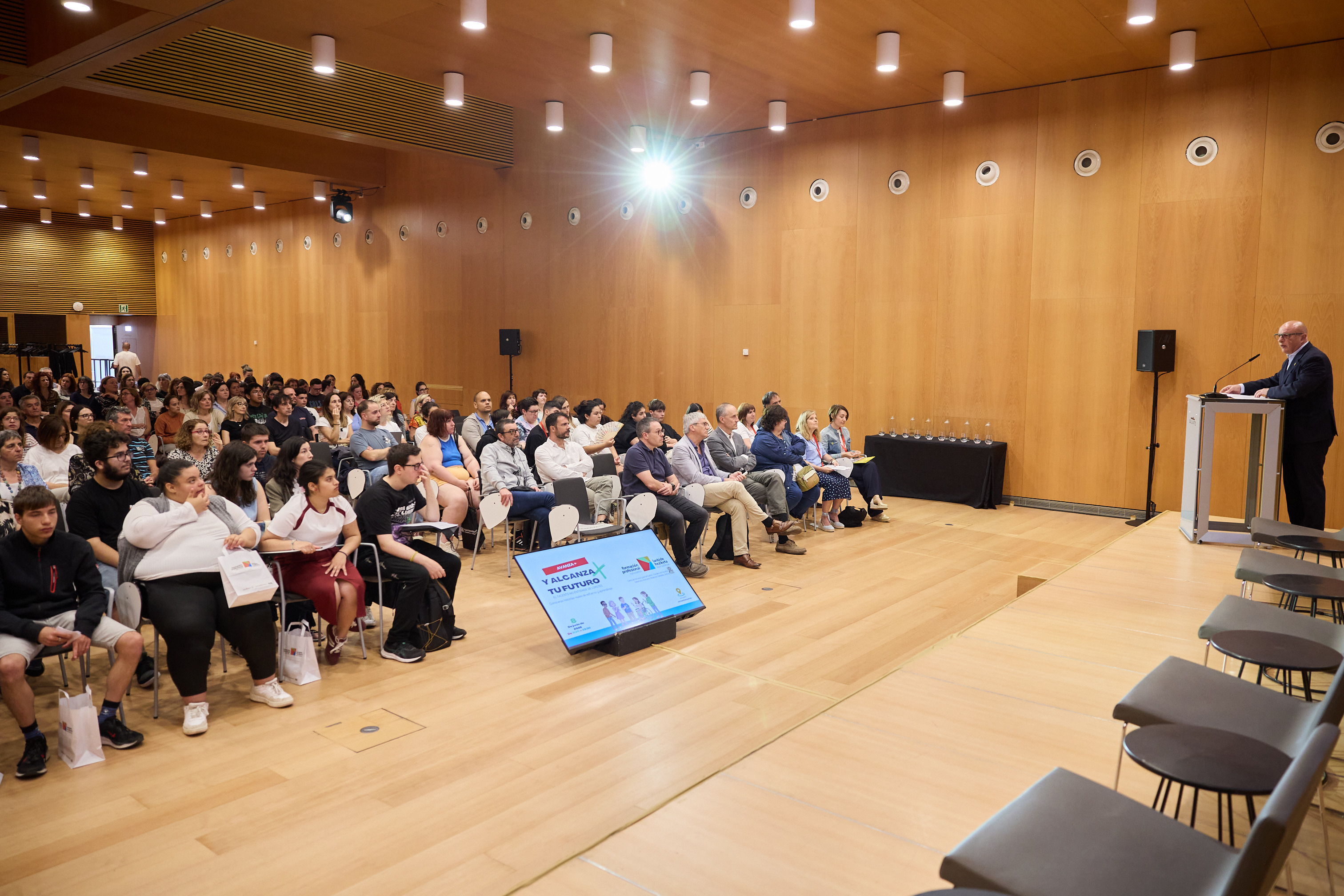 Educación revalida su apuesta por la FP del alumnado con necesidades especiales y pide más empresas comprometidas y más espacios reales de aprendizaje