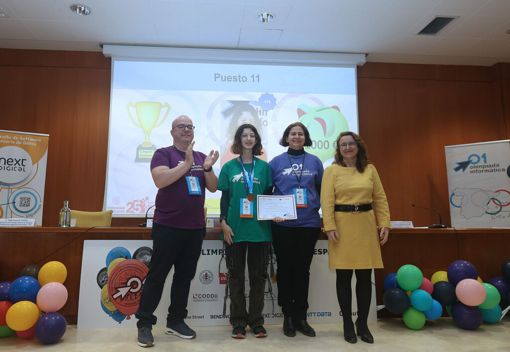 Ariadna Puertas del IES Plaza de la Cruz triunfa en las Olimpiadas de Informática nacionales e internacionales