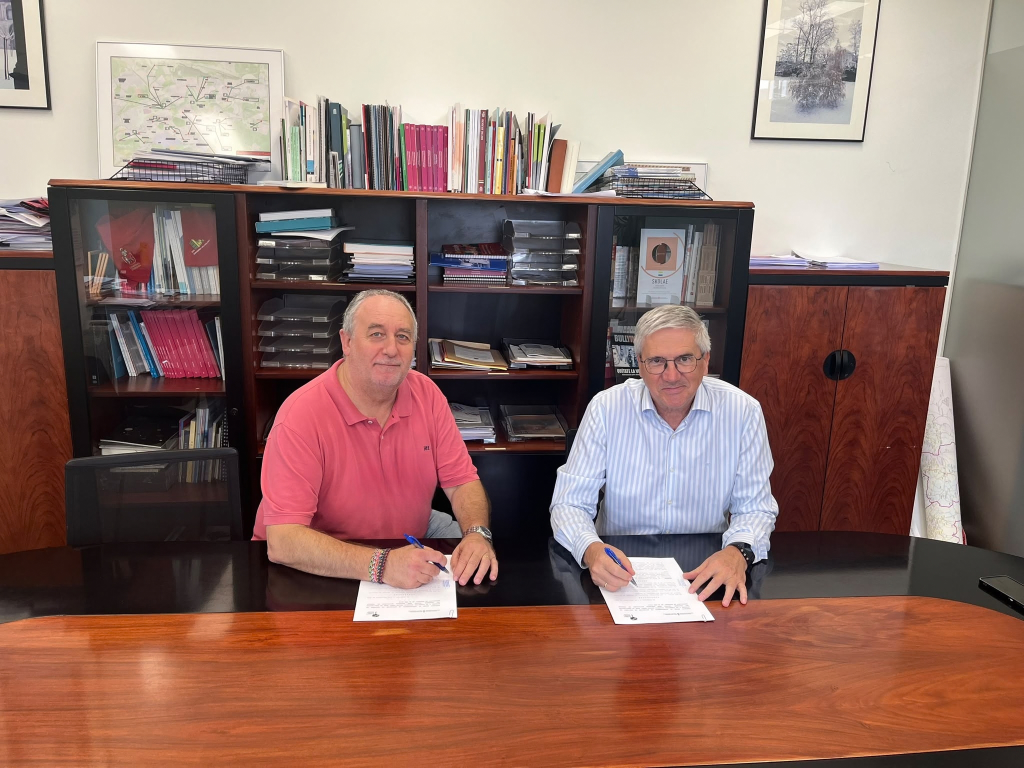 Educación firma con la Fundación Ilundain Haritz-Berri un convenio para prevenir adicciones en los centros educativos de Navarra